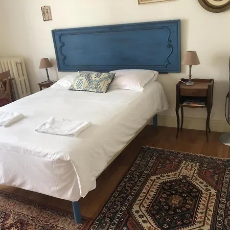De Caractere Au Coeur De Poitiers