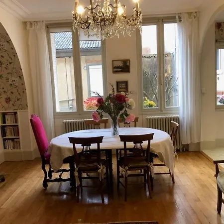 公寓 De Caractere Au Coeur De *